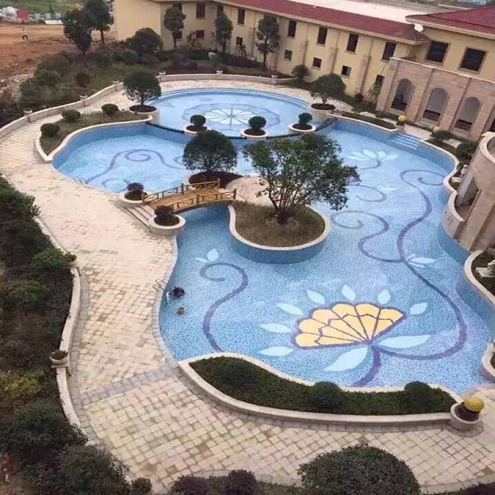 Lưu ý điều gì khi chọn gạch mosaic hồ bơi?