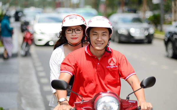 Khốc liệt chiến trường gọi xe công nghệ hậu Grab thâu tóm Uber: Ứng dụng Việt Aber phải rút lui chỉ sau 2 tháng ra mắt?
