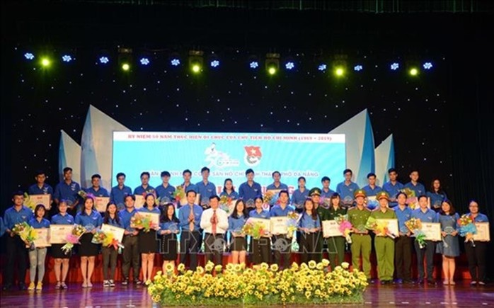 Tuyên dương thanh niên tiêu biểu thực hiện Di chúc Bác Hồ