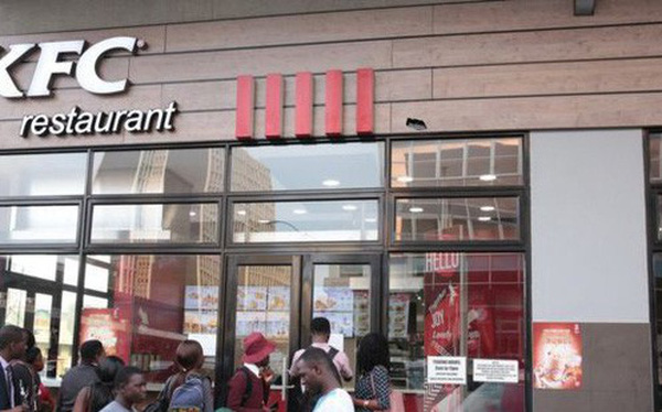 Zimbabwe: KFC và nhiều cửa hàng đồ ăn nhanh đóng cửa vì hết tiền mua thịt gà