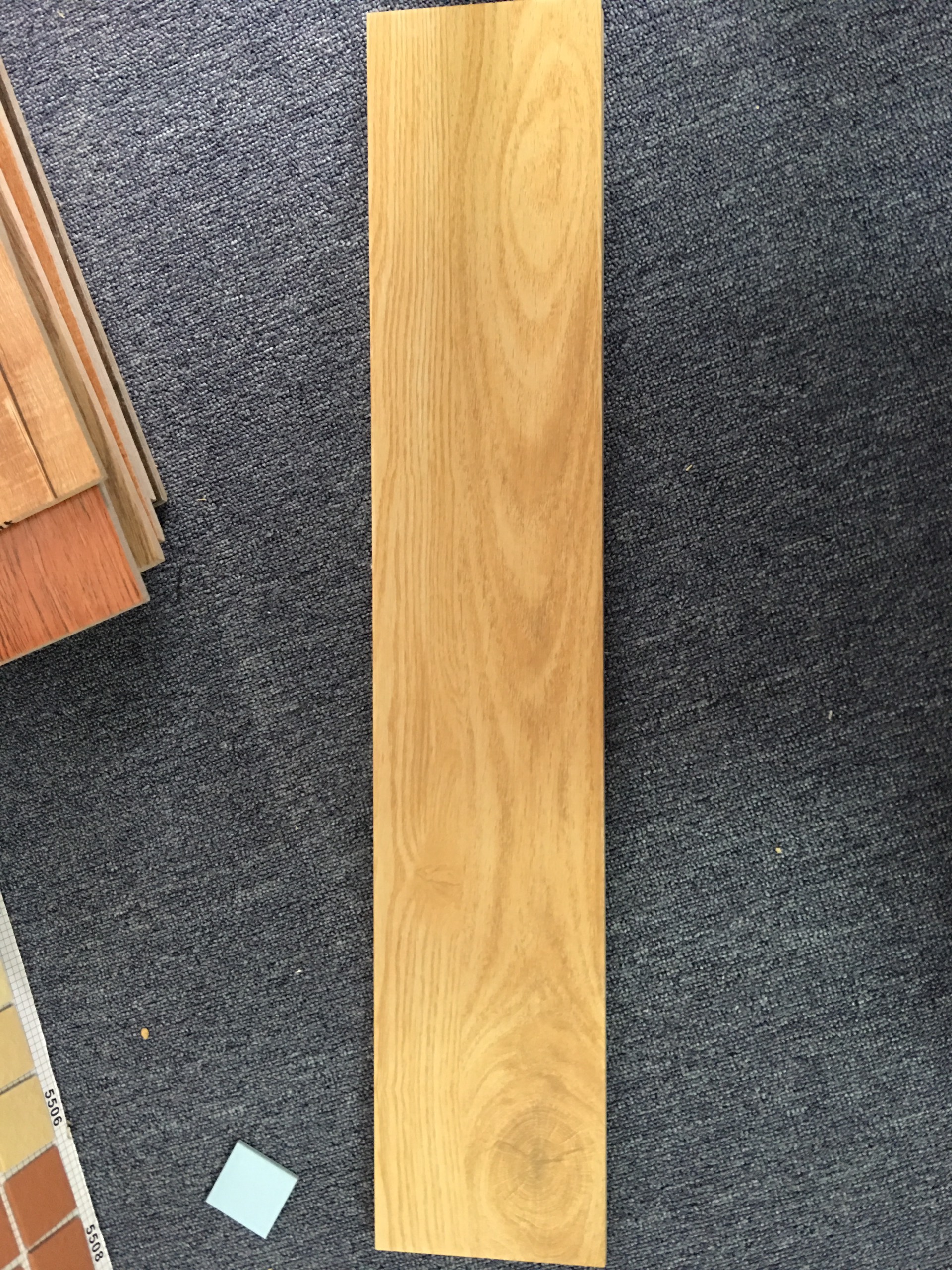 Gạch nhập khẩu Trung Quốc vân gỗ Mã 15801