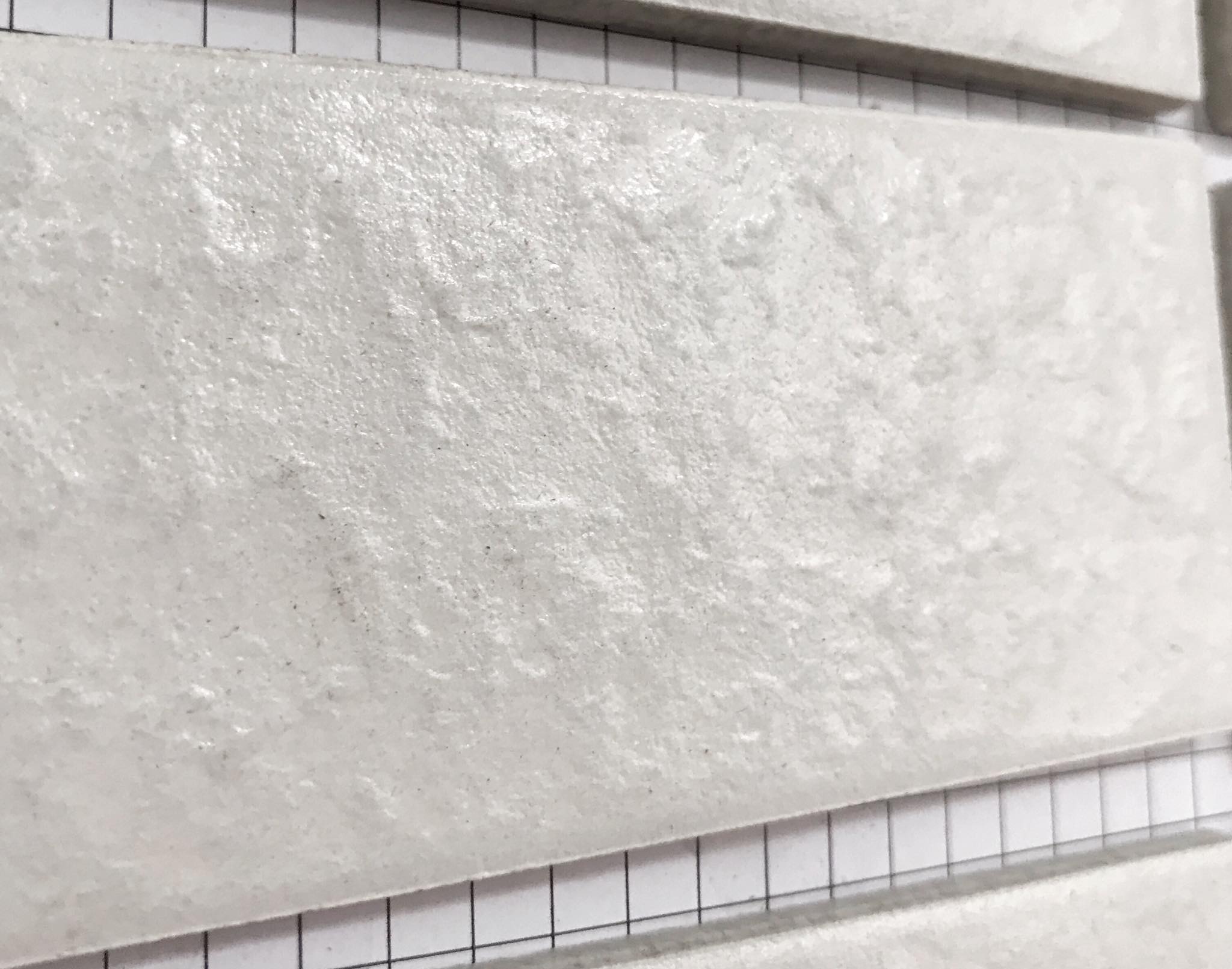 Gạch thẻ Trung Quốc mã 9401 (vân sần)