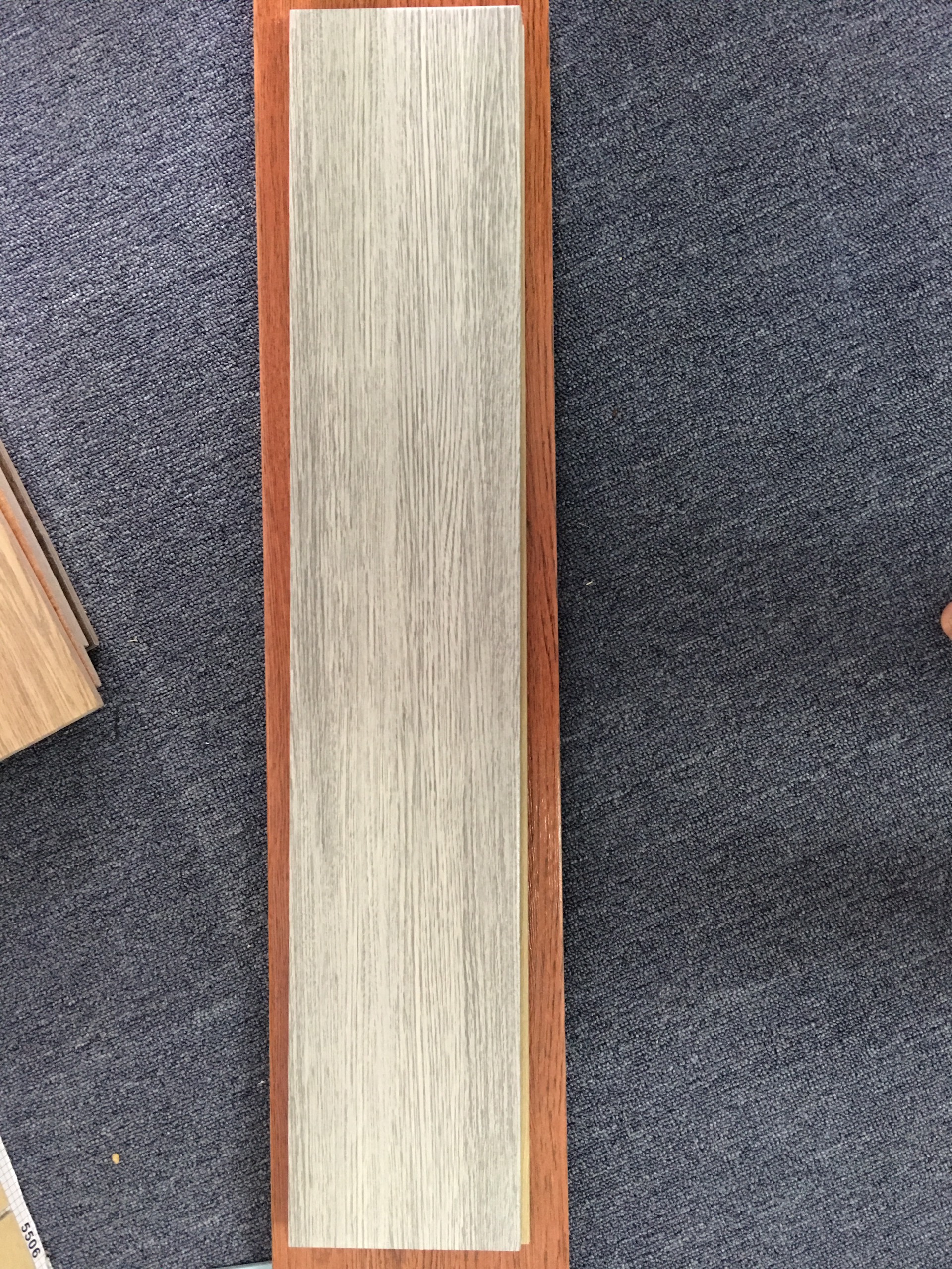 Gạch nhập khẩu Trung Quốc vân gỗ mã 15805