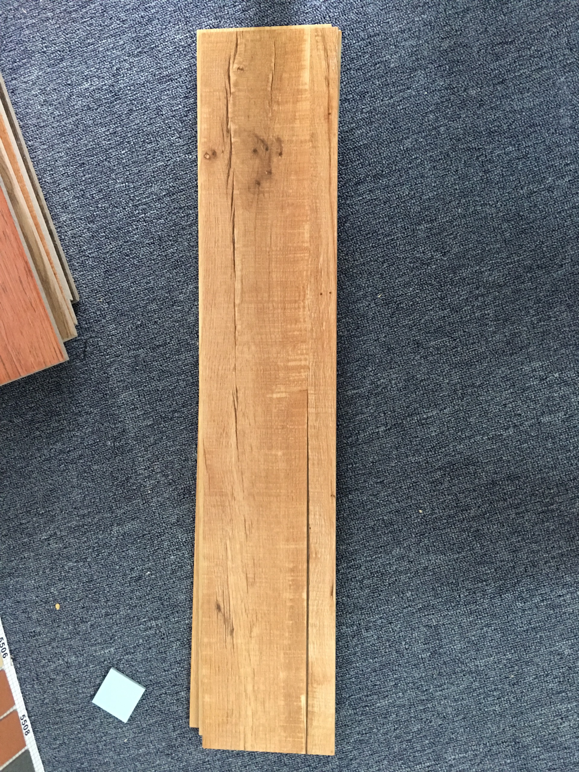 Gạch nhập khẩu Trung Quốc vân gỗ Mã 15815