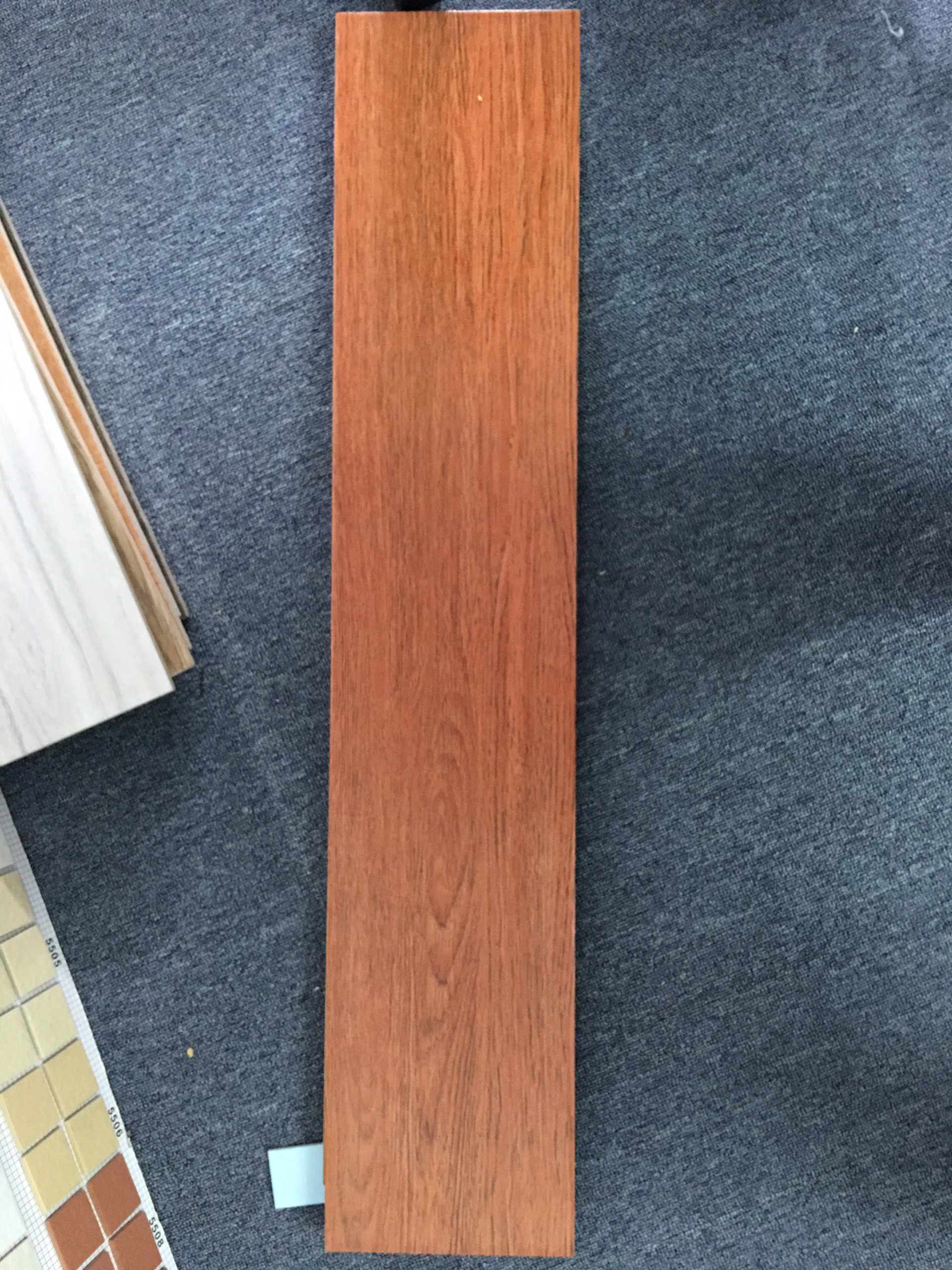 Gạch nhập khẩu Trung Quốc vân gỗ Mã 20188